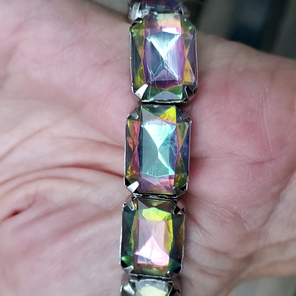 Iridescent squared bracelet - Picture 2 of 3